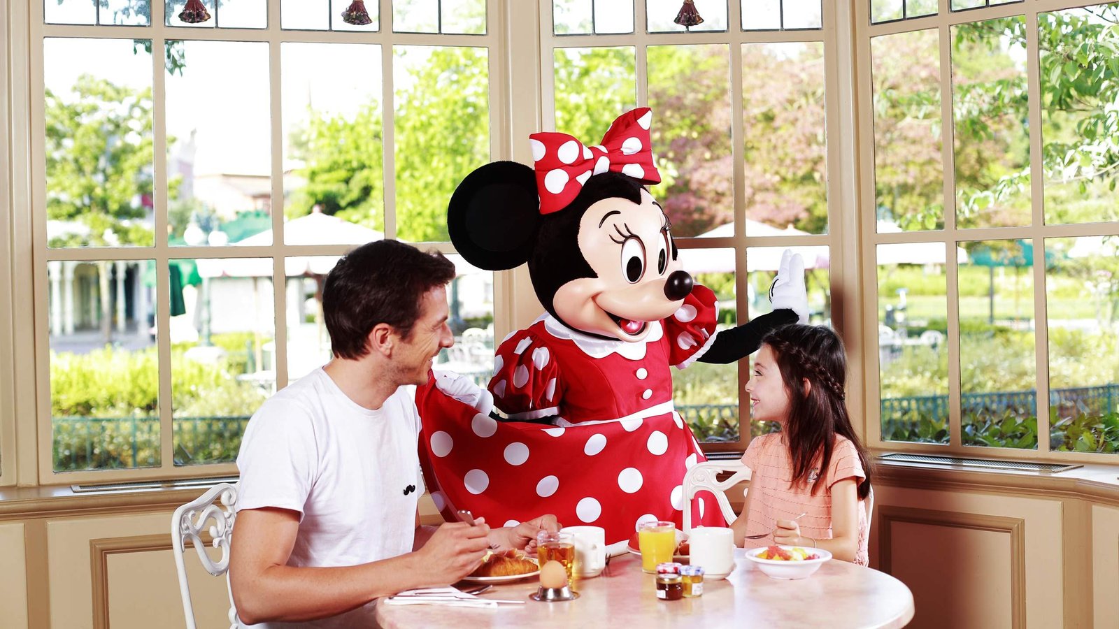 Character Dining at Plaza Gardens Restaurant